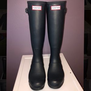 Women’s Hunter Original Tall Rain Boots in Navy